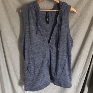 🌟BUNDLE 2 for $11🌟 Sleeveless hoodie